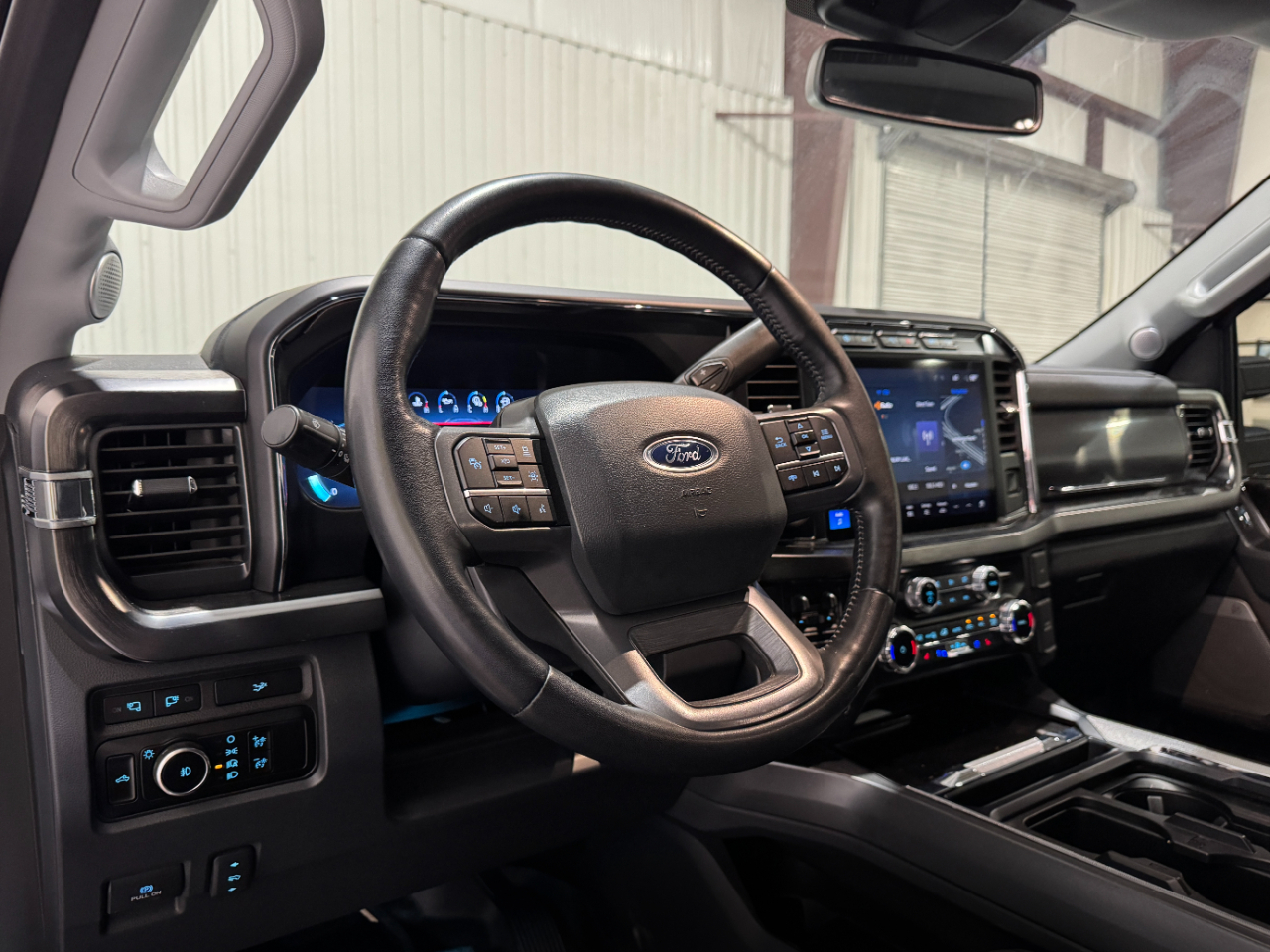 Ford Super Duty F-350 DRW  2023