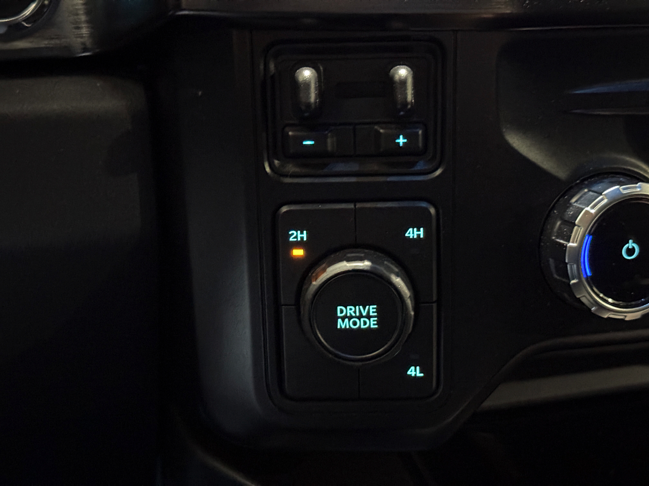 Ford Super Duty F-350 DRW  2023