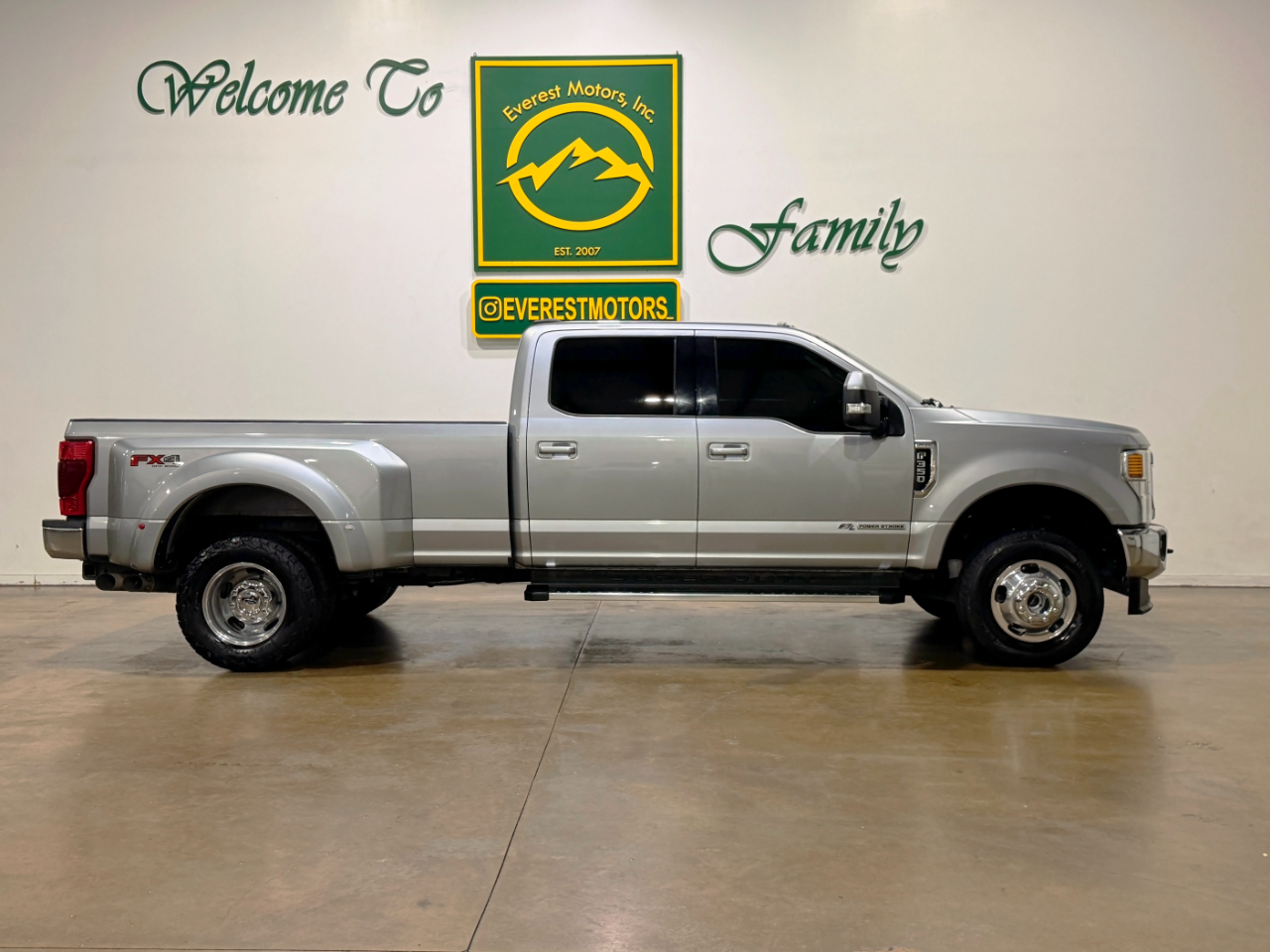 Ford Super Duty F-350 DRW  2022