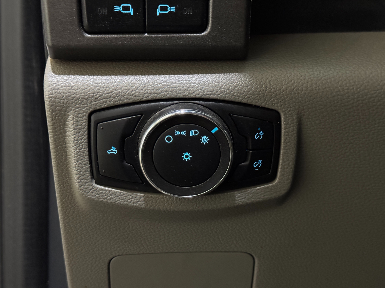 Ford Super Duty F-350 DRW  2022