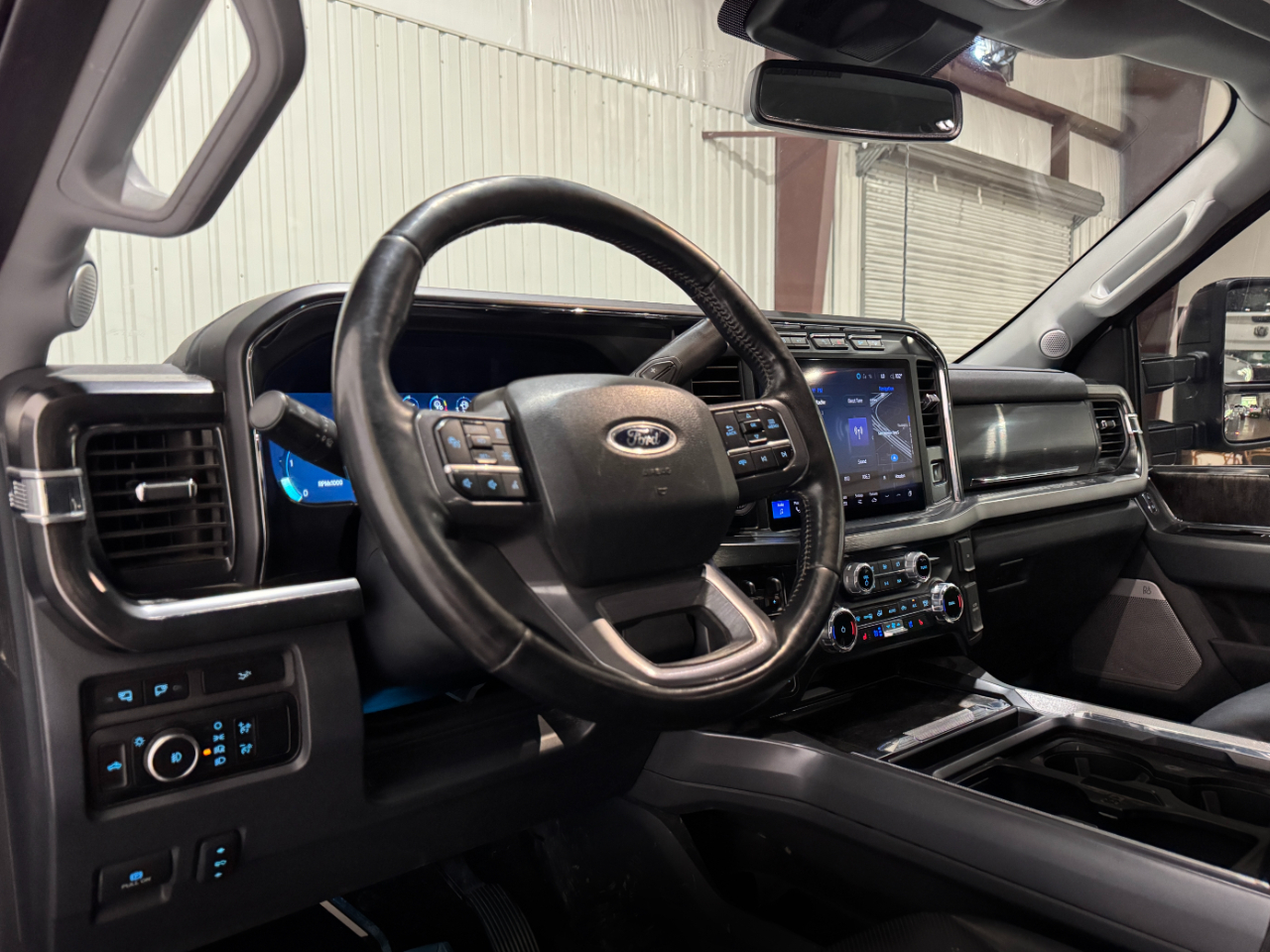 Ford Super Duty F-350 DRW  2024