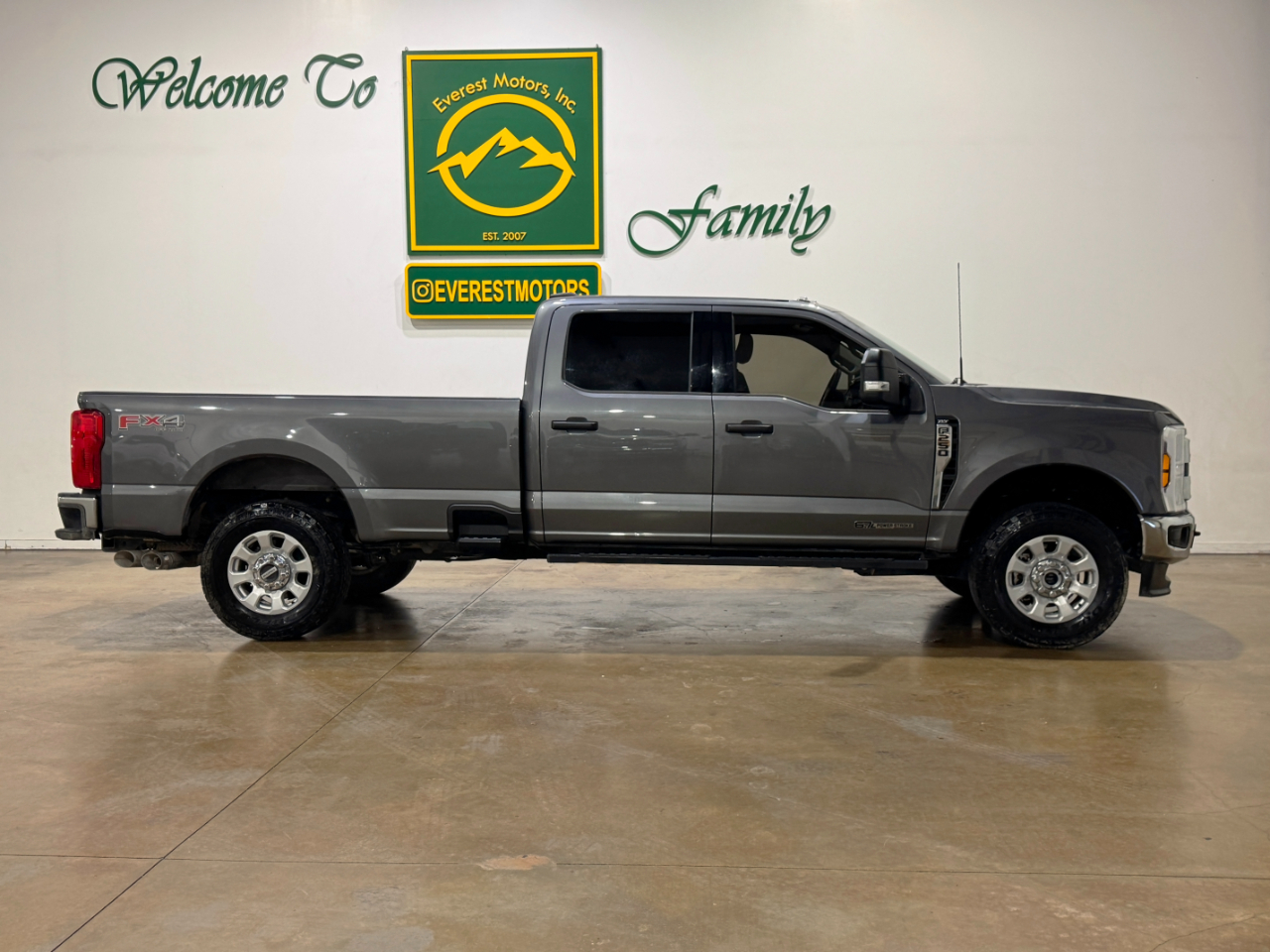 Ford Super Duty F-250 SRW  2024