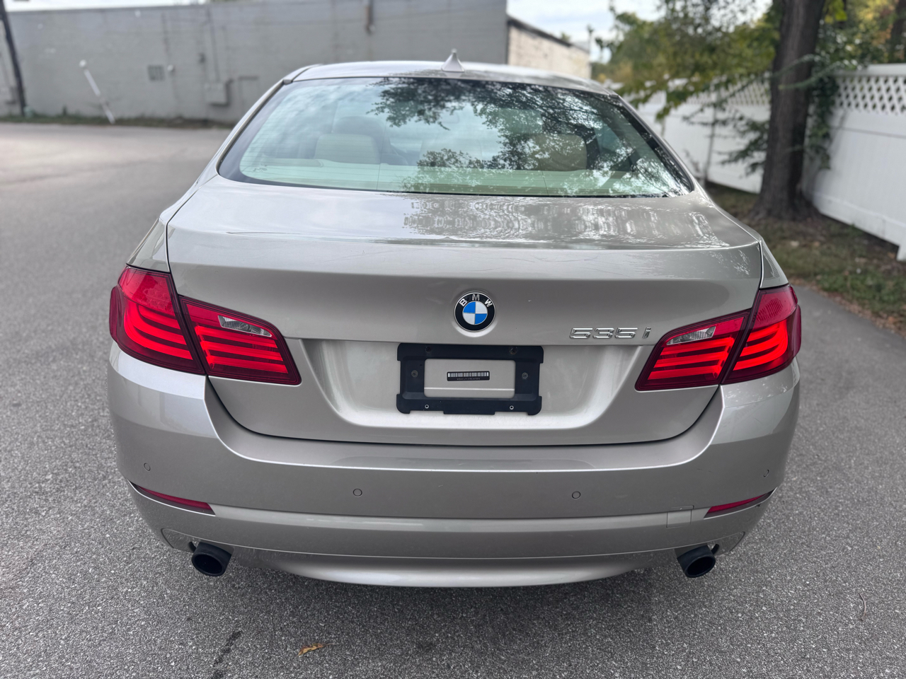 BMW 5-Series 535xi 2011 BMW 5-Series 535xi 2011