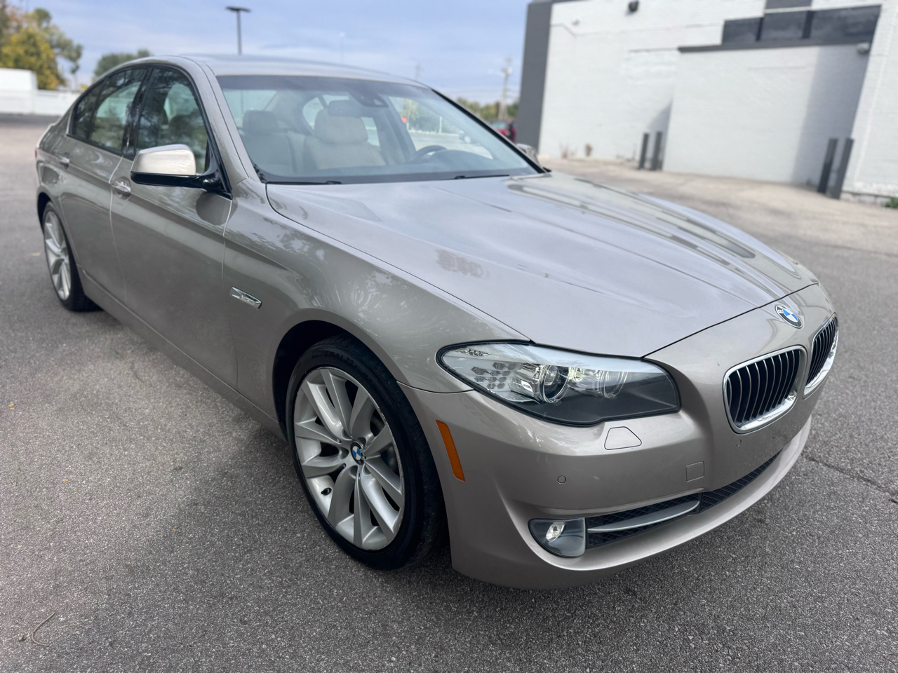 BMW 5-Series 535xi 2011 BMW 5-Series 535xi 2011