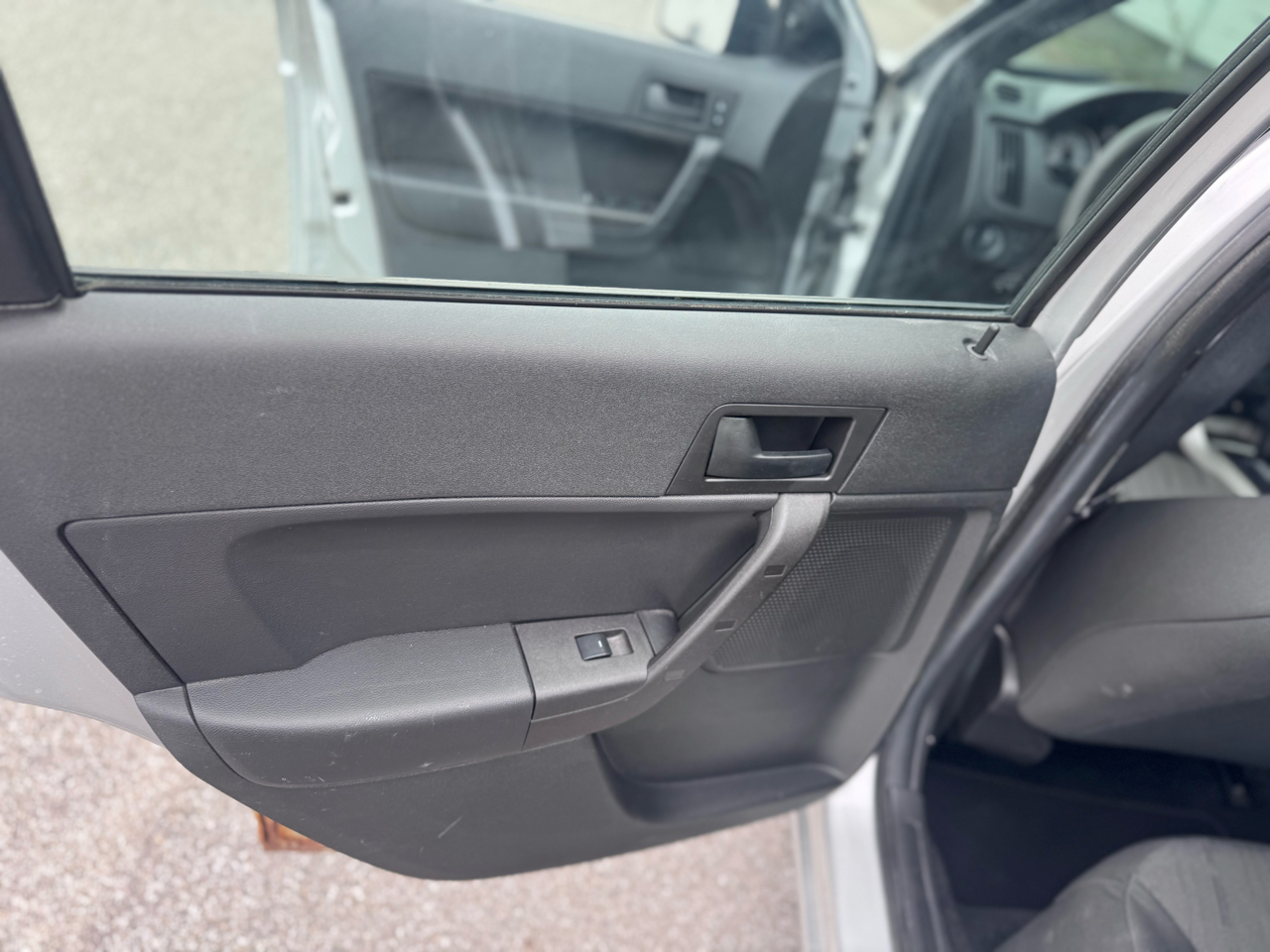 Ford Focus SE Sedan 2010 Ford Focus SE Sedan 2010