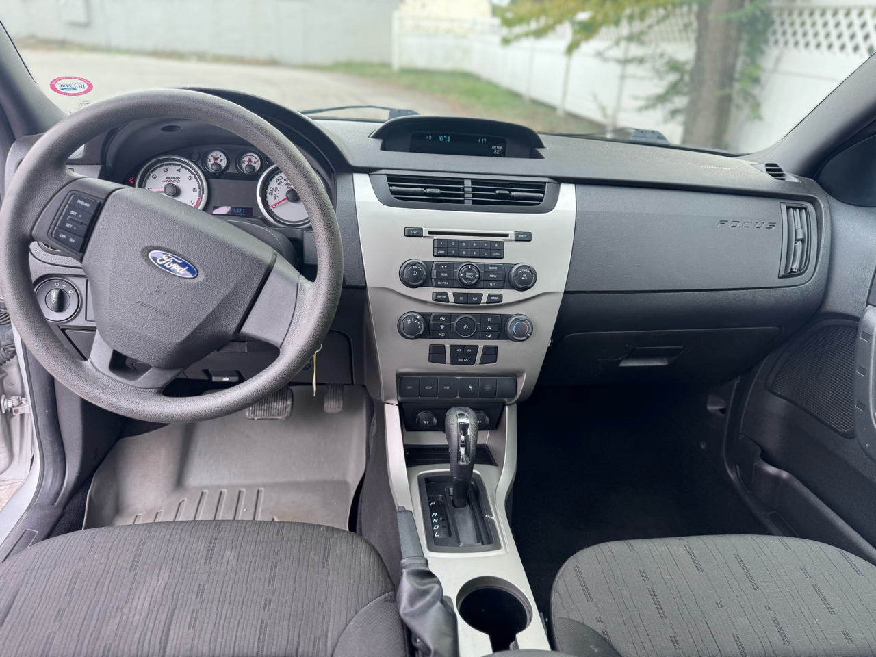 Ford Focus SE Sedan 2010 Ford Focus SE Sedan 2010