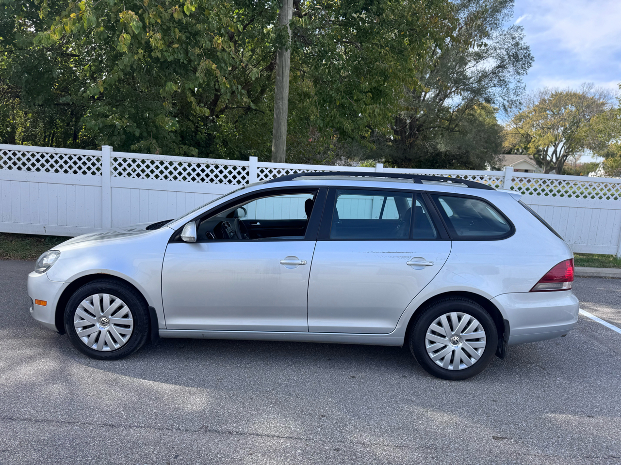 Volkswagen Jetta SportWagen 2.5L SE 2011 Volkswagen Jetta SportWagen 2.5L SE 2011