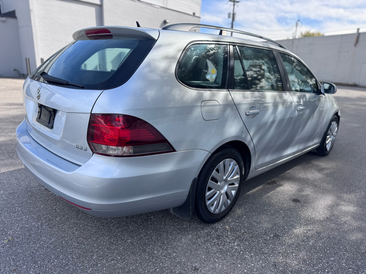 Volkswagen Jetta SportWagen 2.5L SE 2011 Volkswagen Jetta SportWagen 2.5L SE 2011