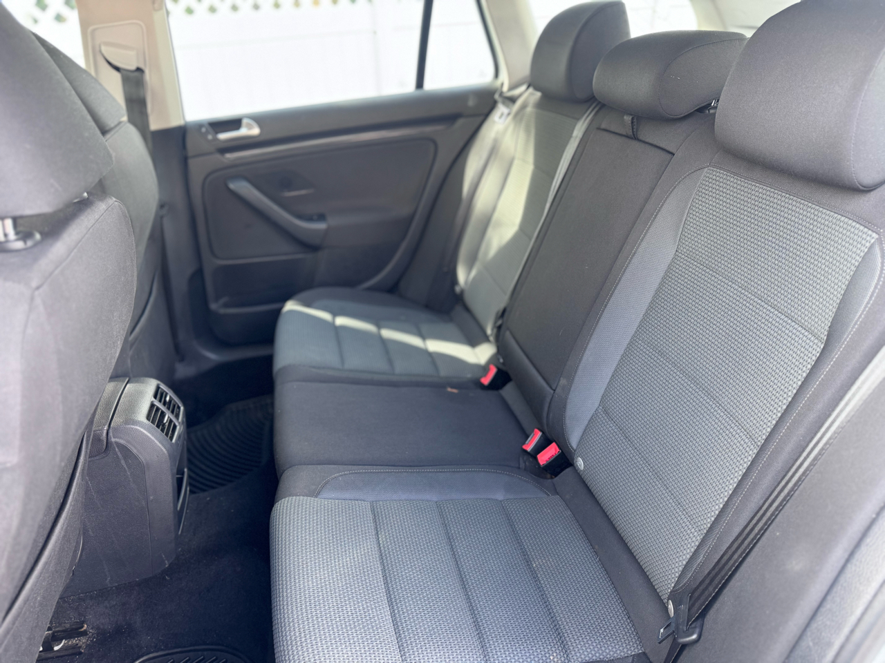 Volkswagen Jetta SportWagen 2.5L SE 2011 Volkswagen Jetta SportWagen 2.5L SE 2011