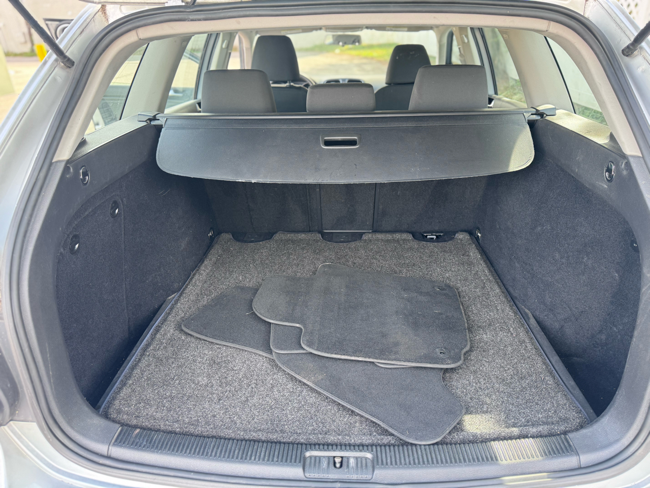 Volkswagen Jetta SportWagen 2.5L SE 2011 Volkswagen Jetta SportWagen 2.5L SE 2011