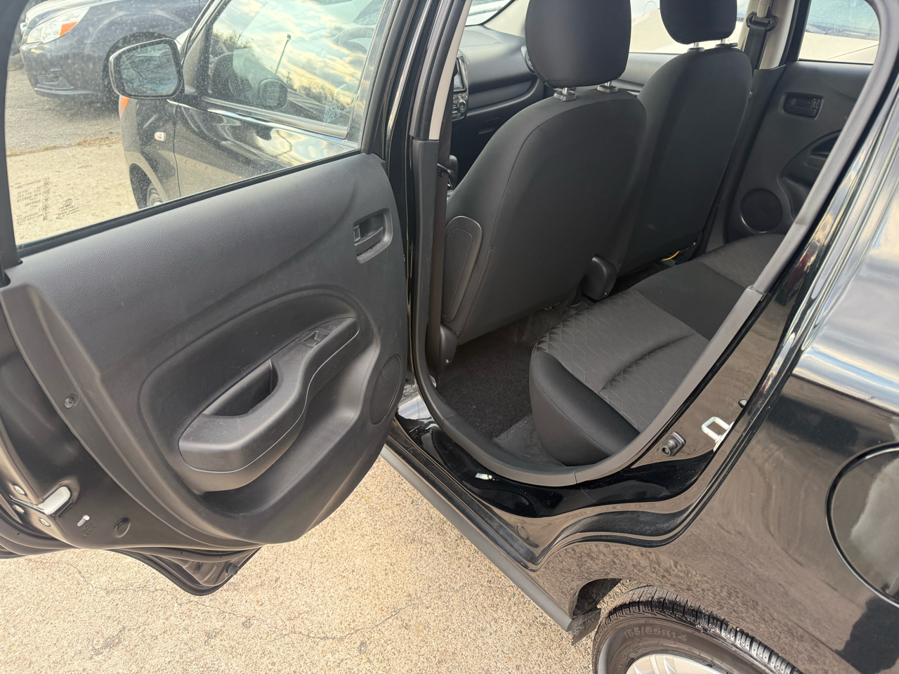 Mitsubishi Mirage ES CVT 2023