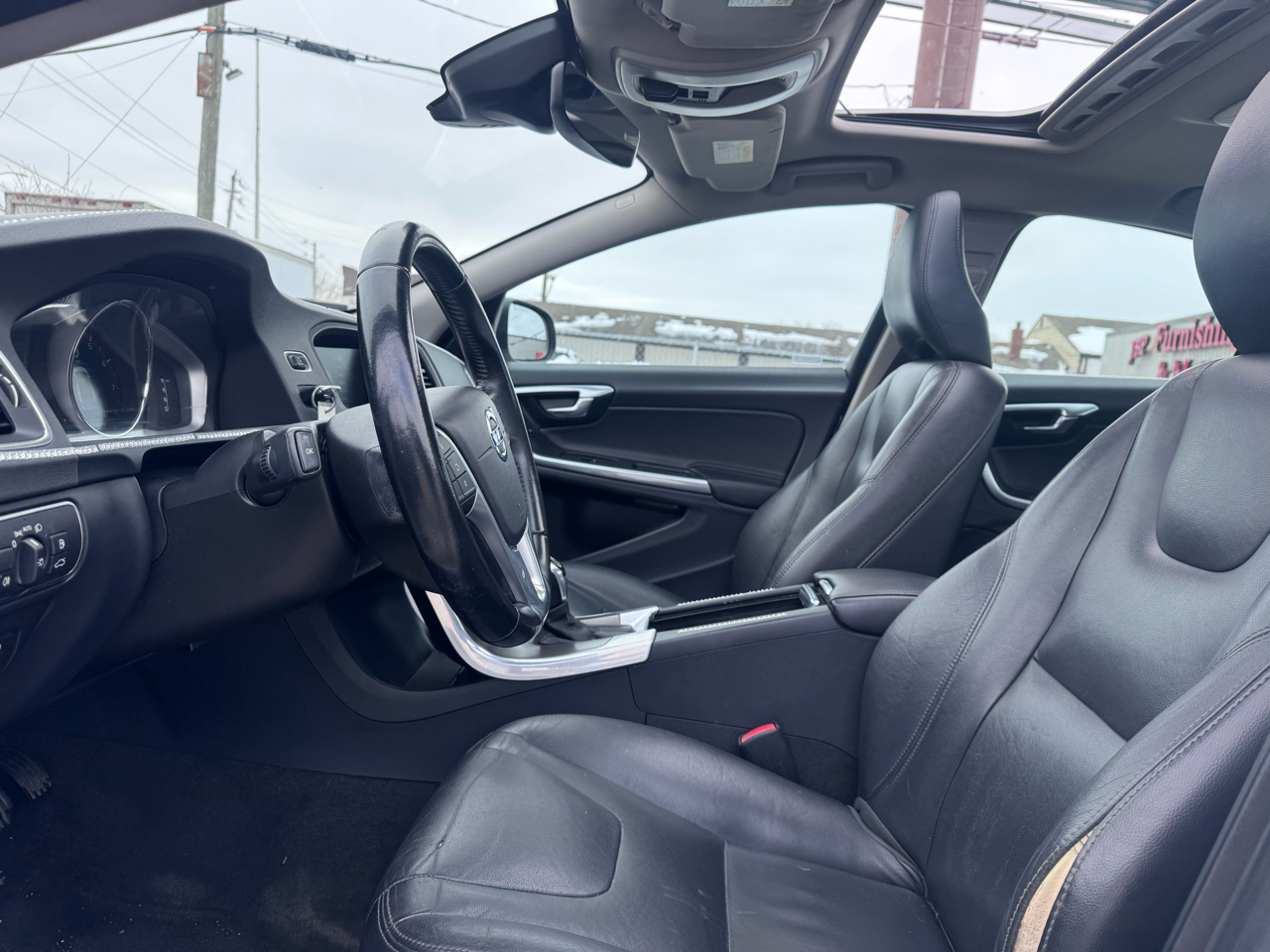 Volvo S60 2015.5 4dr Sdn T5 Drive-E Premier FWD 2015