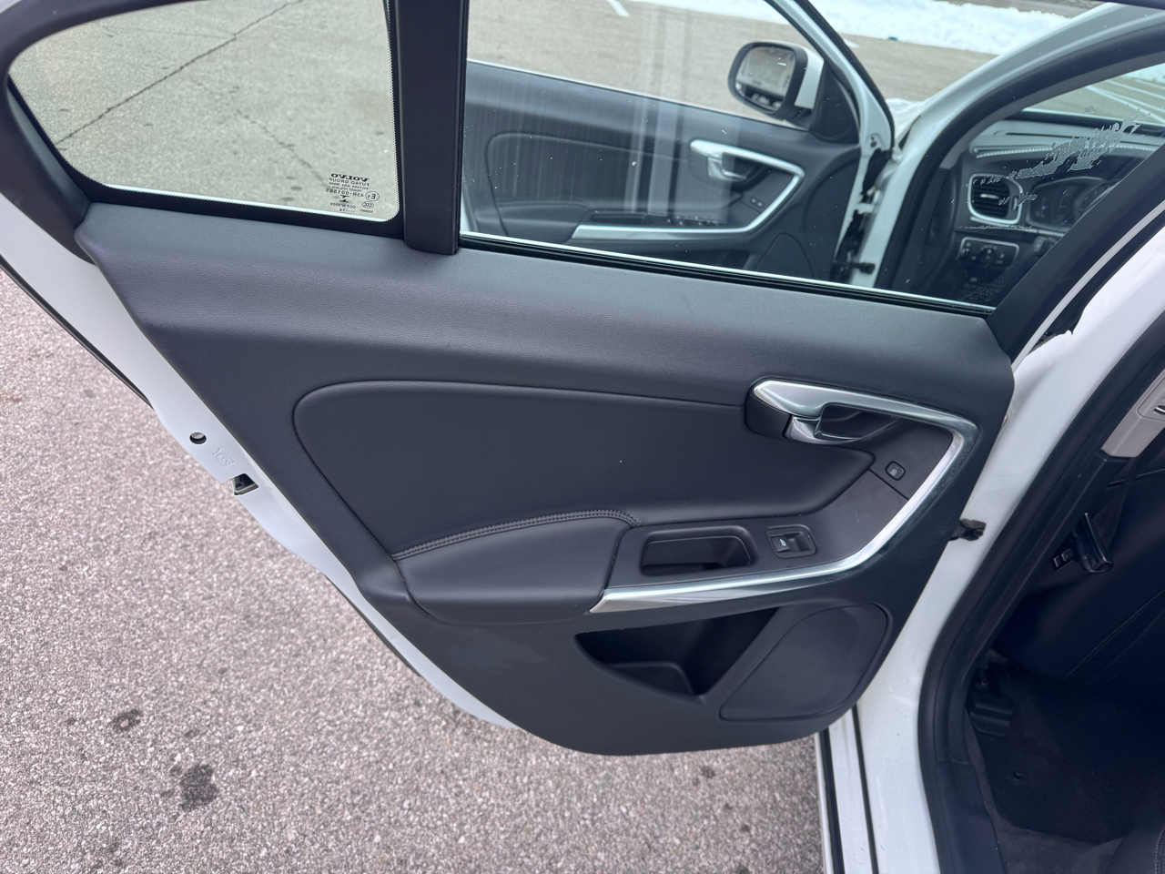 Volvo S60 2015.5 4dr Sdn T5 Drive-E Premier FWD 2015