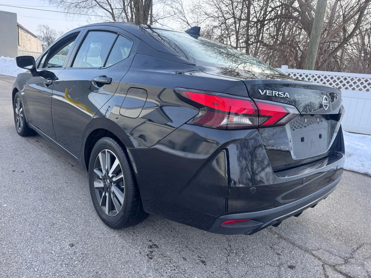 Nissan Versa SV CVT 2021