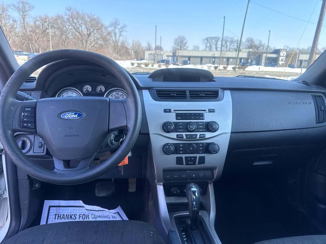 Ford Focus 4dr Sdn SE 2010