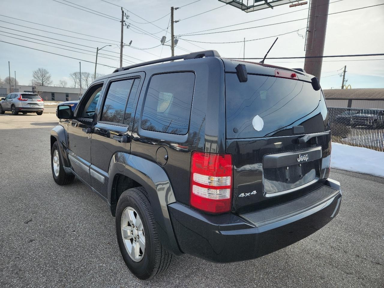 Jeep Liberty 4WD 4dr Sport 2012