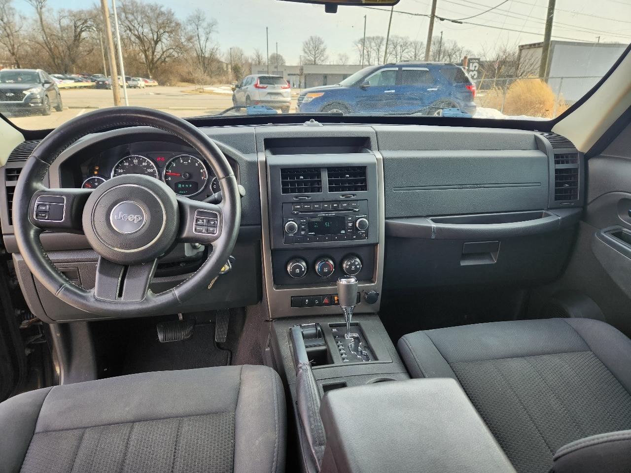 Jeep Liberty 4WD 4dr Sport 2012