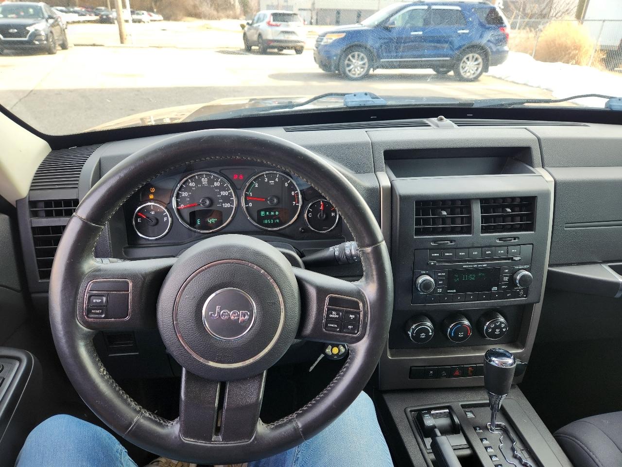 Jeep Liberty 4WD 4dr Sport 2012