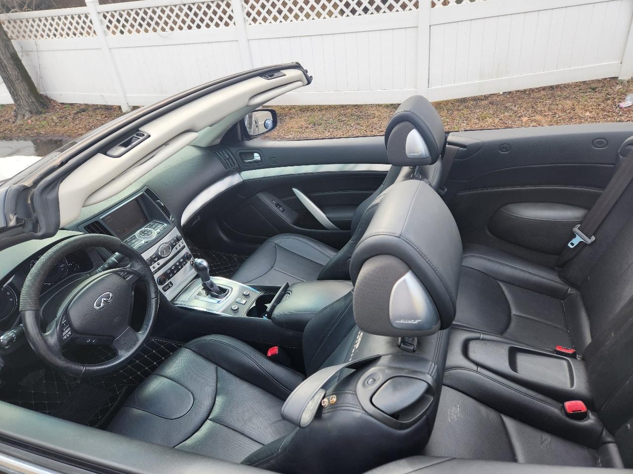 Infiniti G37 Convertible 2dr Base 2010