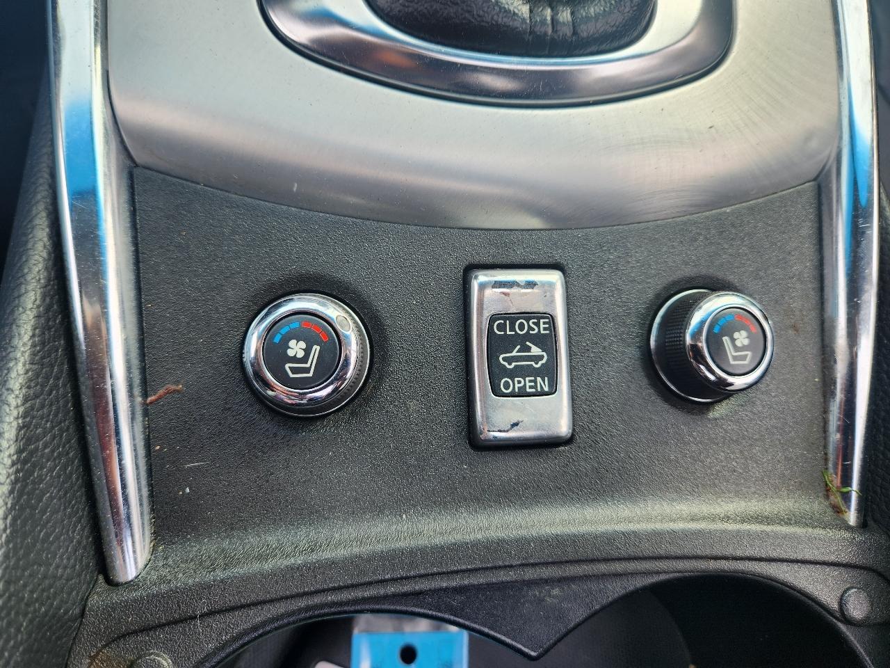 Infiniti G37 Convertible 2dr Base 2010