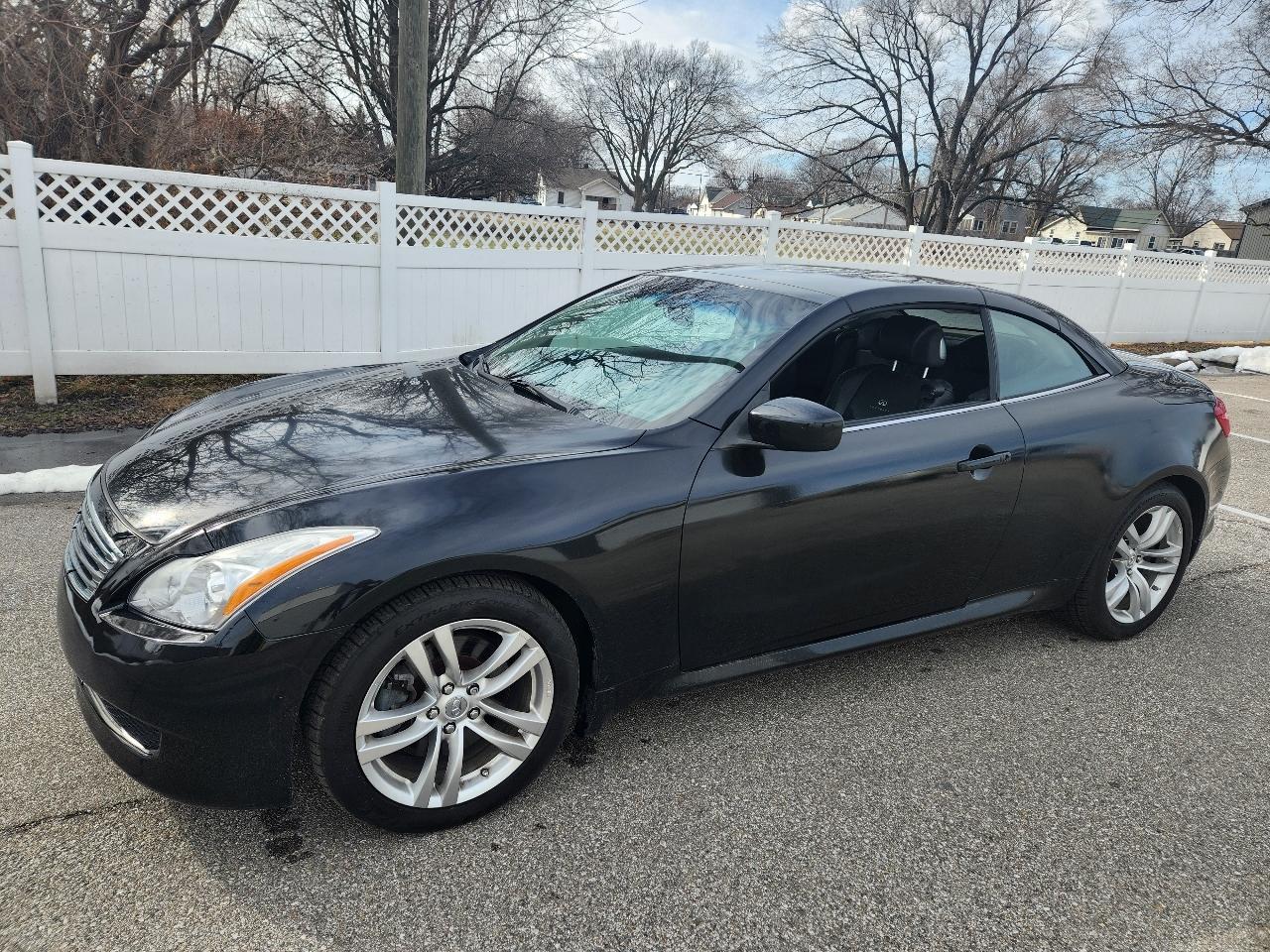 Infiniti G37 Convertible 2dr Base 2010