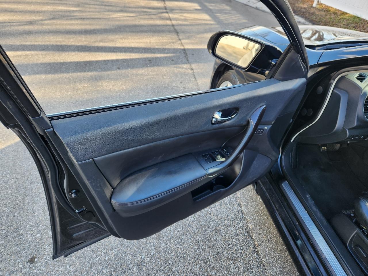 Nissan Maxima 4dr Sdn V6 CVT 3.5 SV w/Premium Pkg 2012