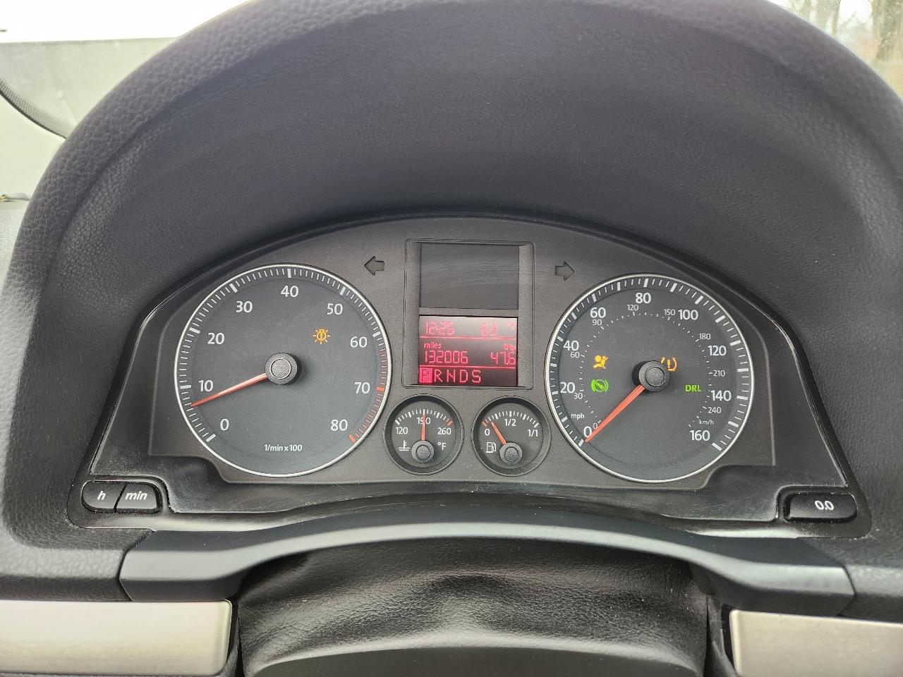 Volkswagen Rabbit 4dr HB Auto S 2008