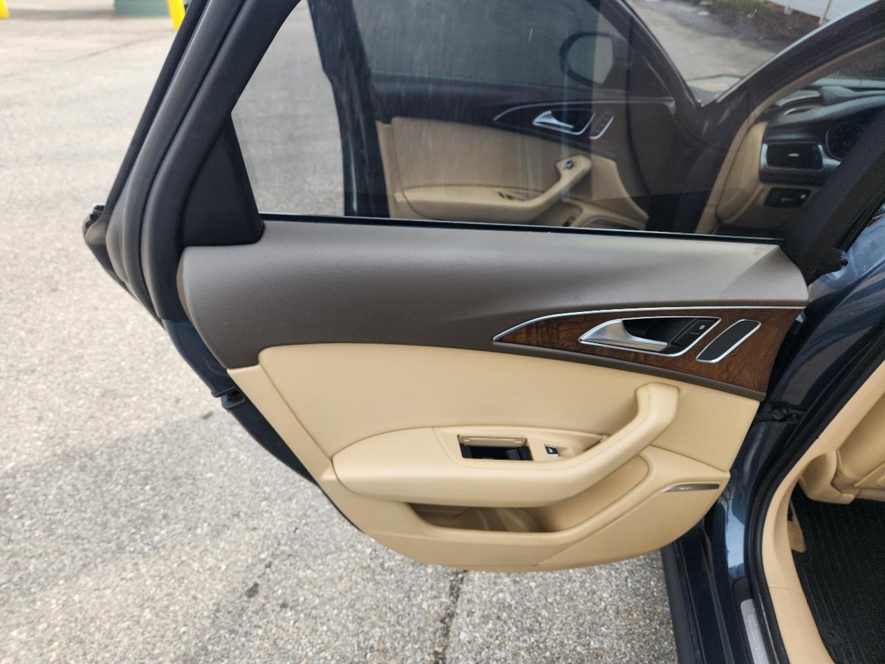 Audi A6 4dr Sdn quattro 3.0T Prestige 2012