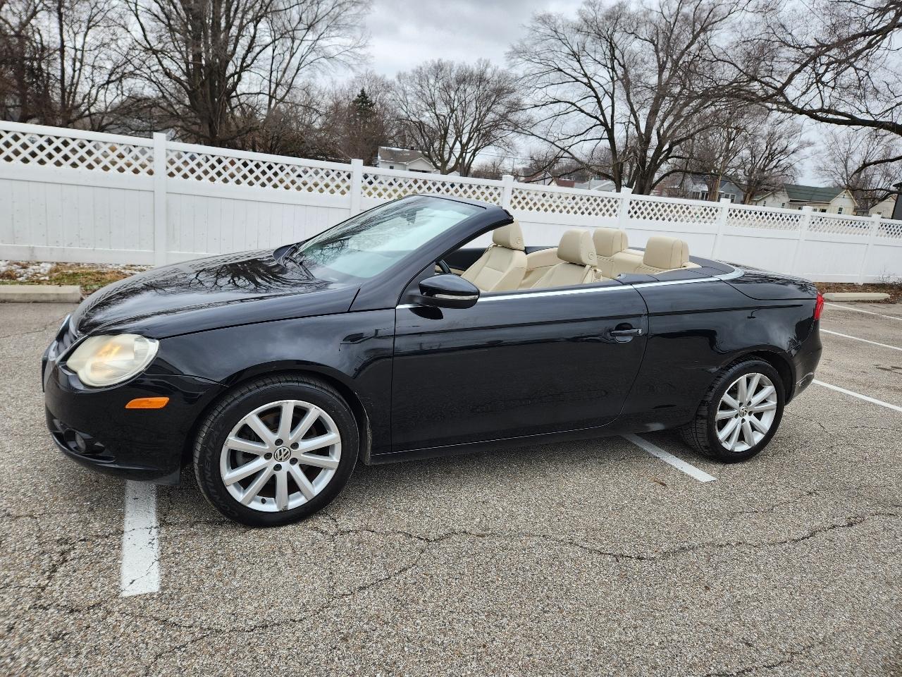 Volkswagen Eos 2dr Conv DSG Komfort SULEV 2011