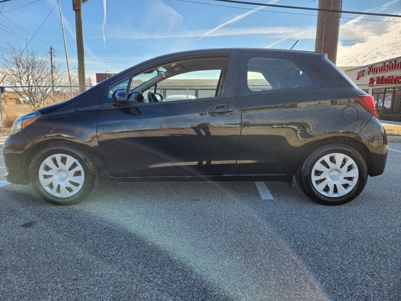 Toyota Yaris 3-Door LE Auto (Natl) 2017