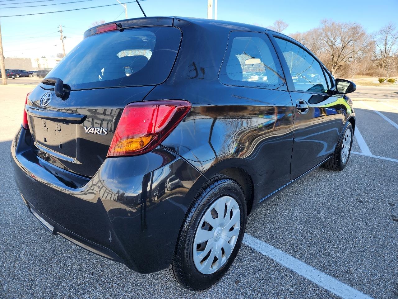 Toyota Yaris 3-Door LE Auto (Natl) 2017