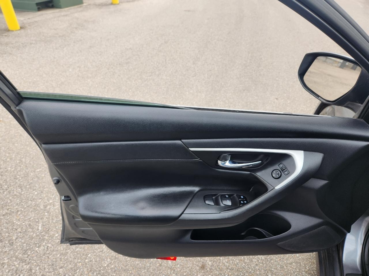 Nissan Altima 4dr Sdn I4 2.5 2016