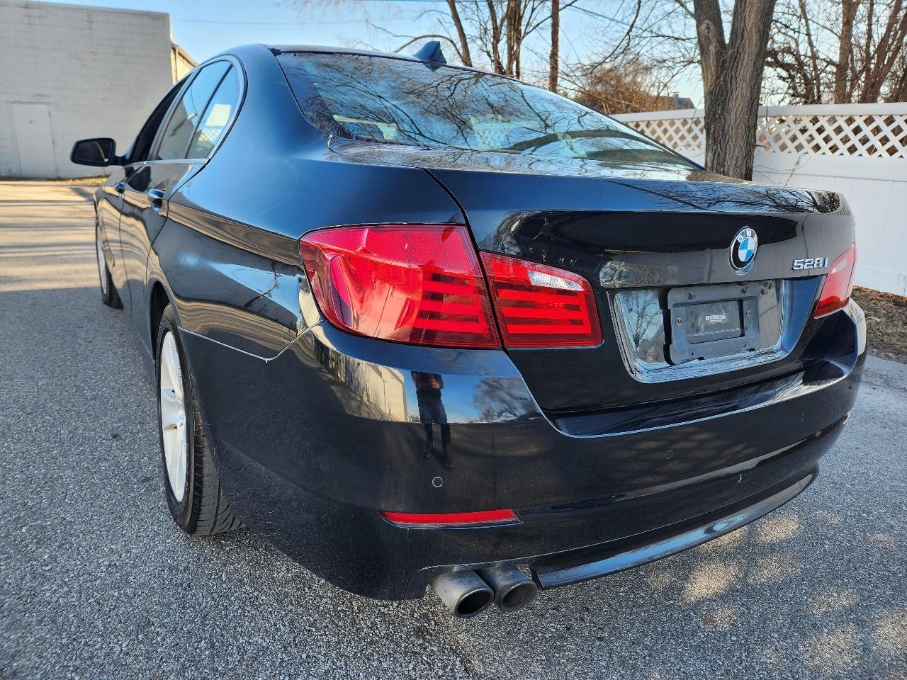 BMW 5 Series 4dr Sdn 528i xDrive AWD 2012