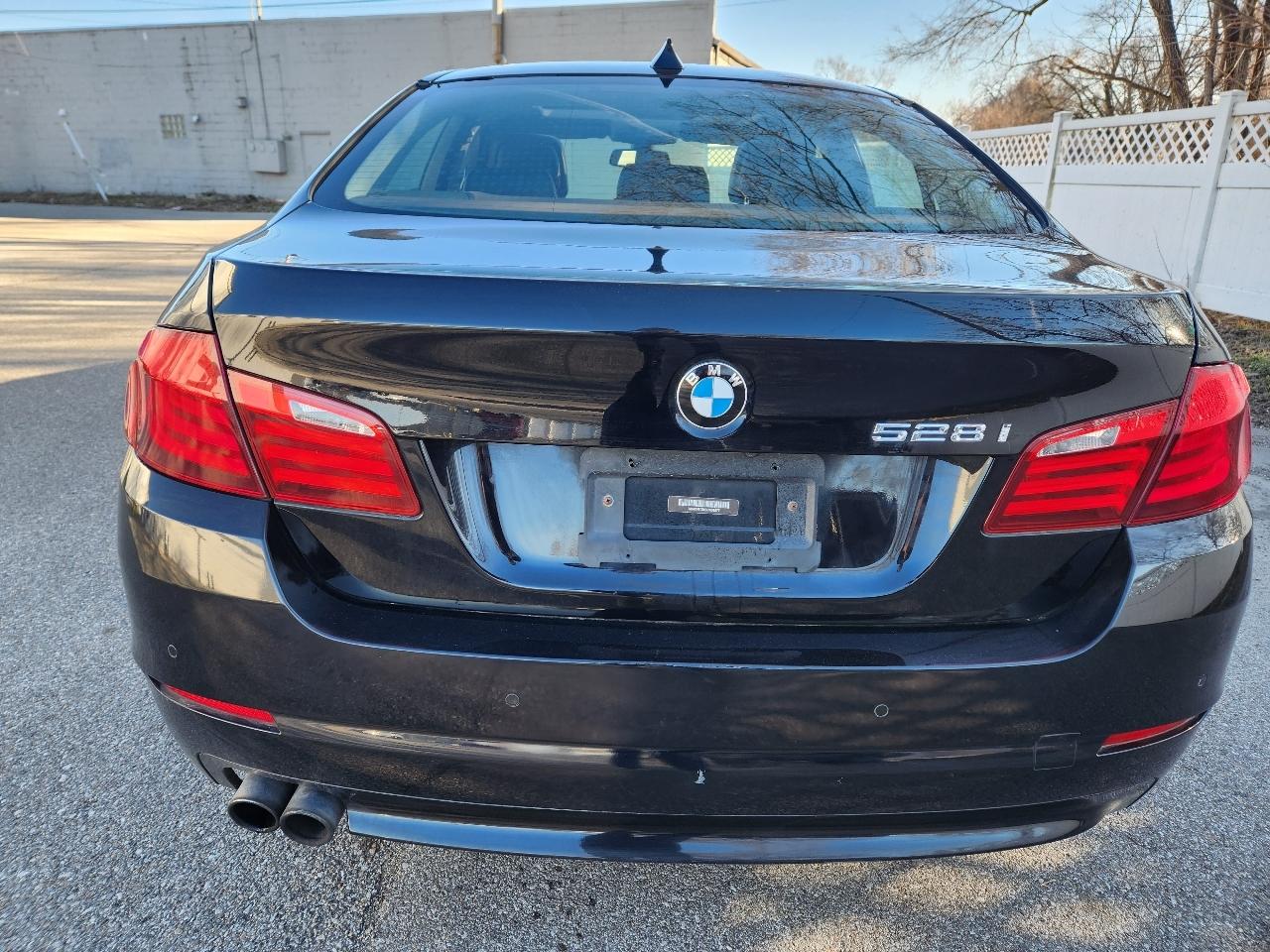 BMW 5 Series 4dr Sdn 528i xDrive AWD 2012