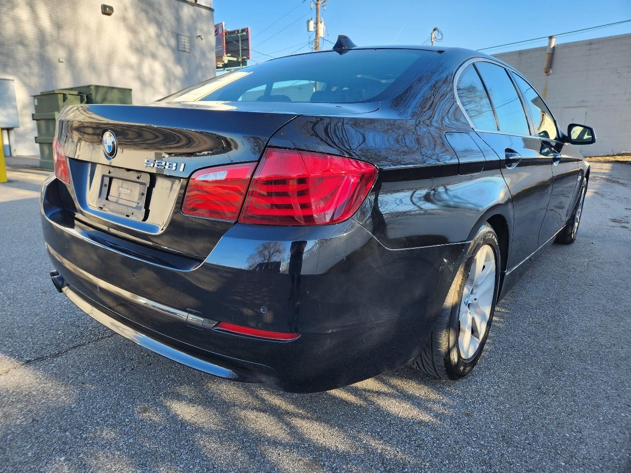 BMW 5 Series 4dr Sdn 528i xDrive AWD 2012