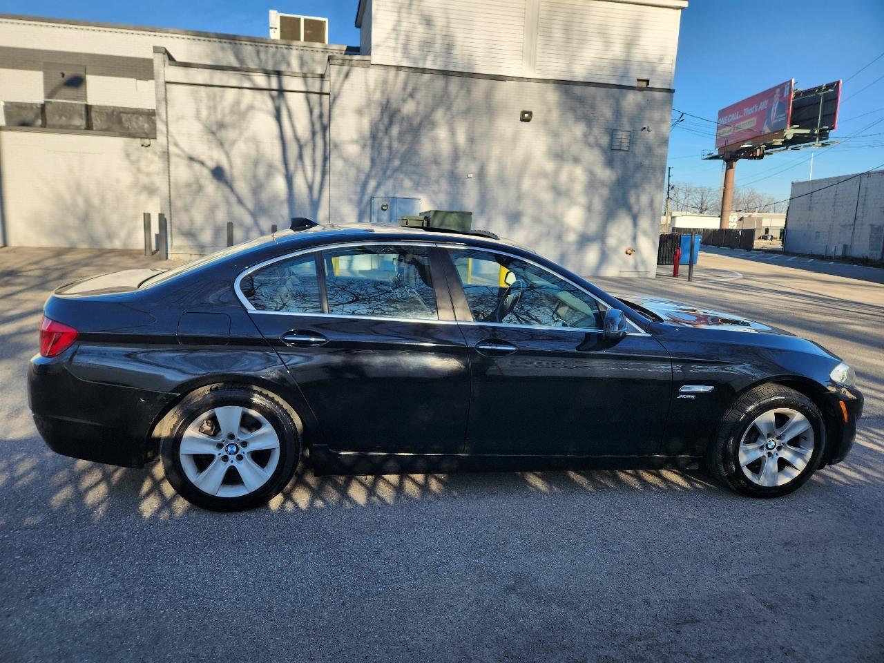 BMW 5 Series 4dr Sdn 528i xDrive AWD 2012