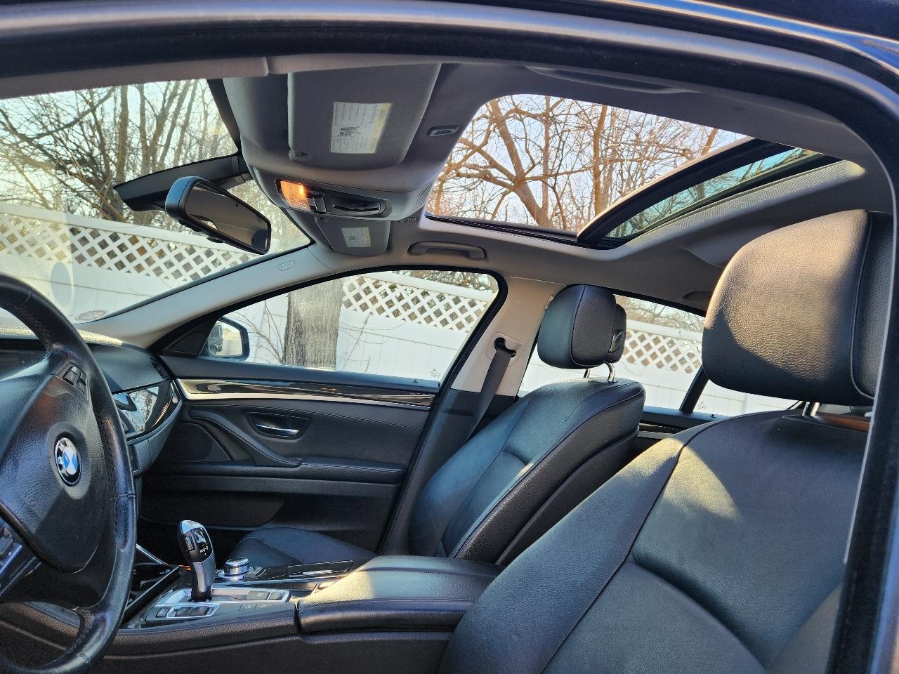 BMW 5 Series 4dr Sdn 528i xDrive AWD 2012