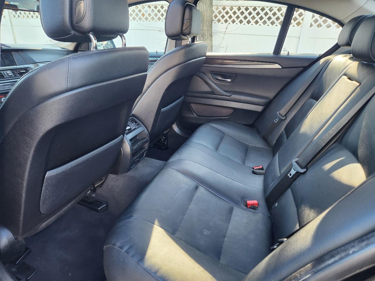 BMW 5 Series 4dr Sdn 528i xDrive AWD 2012