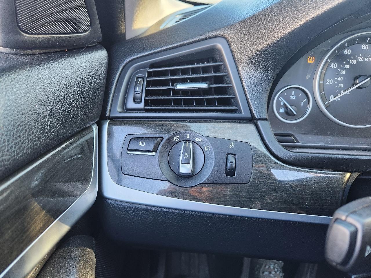 BMW 5 Series 4dr Sdn 528i xDrive AWD 2012