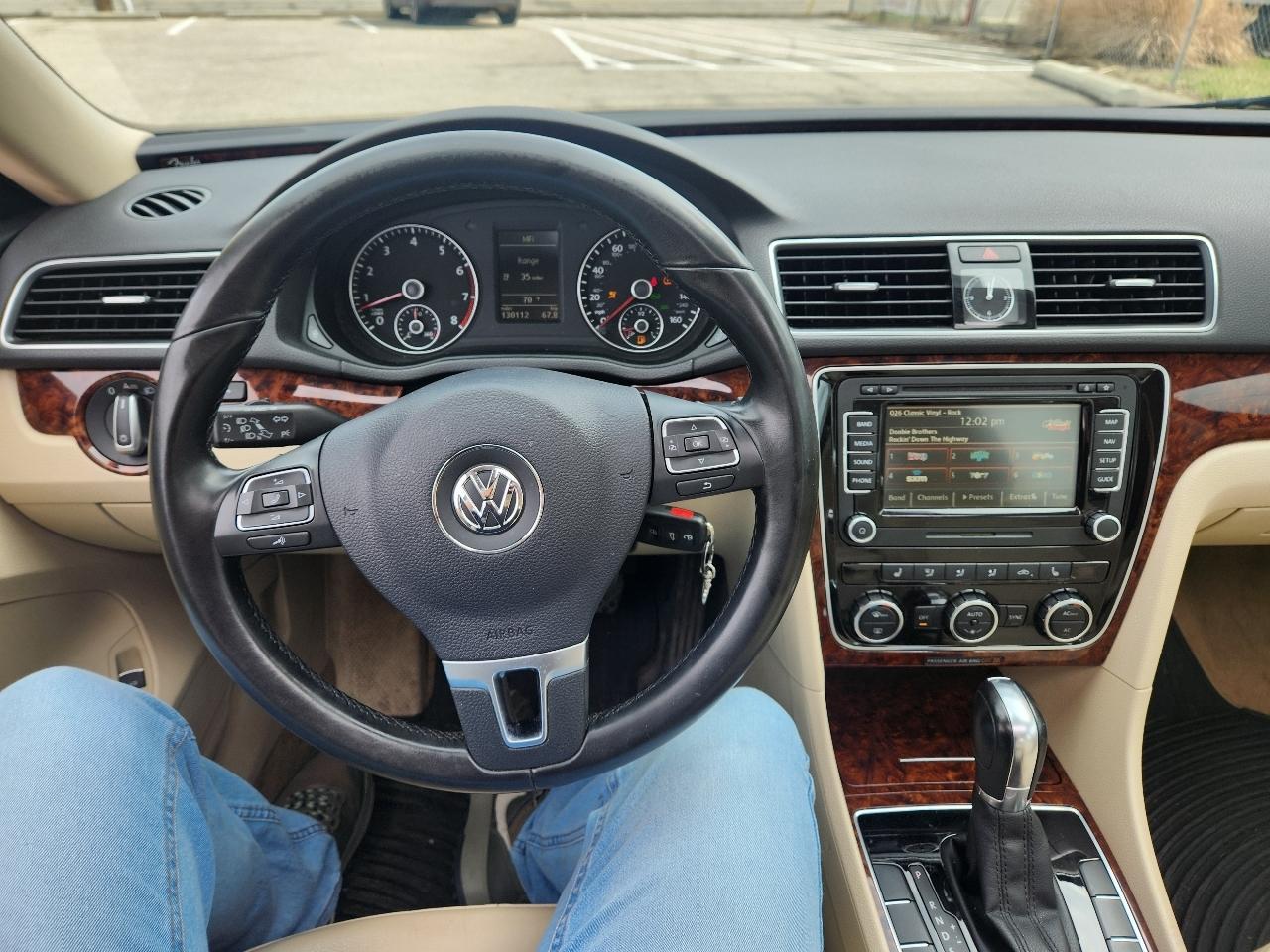 Volkswagen Passat 4dr Sdn 2.5L Auto SEL 2012