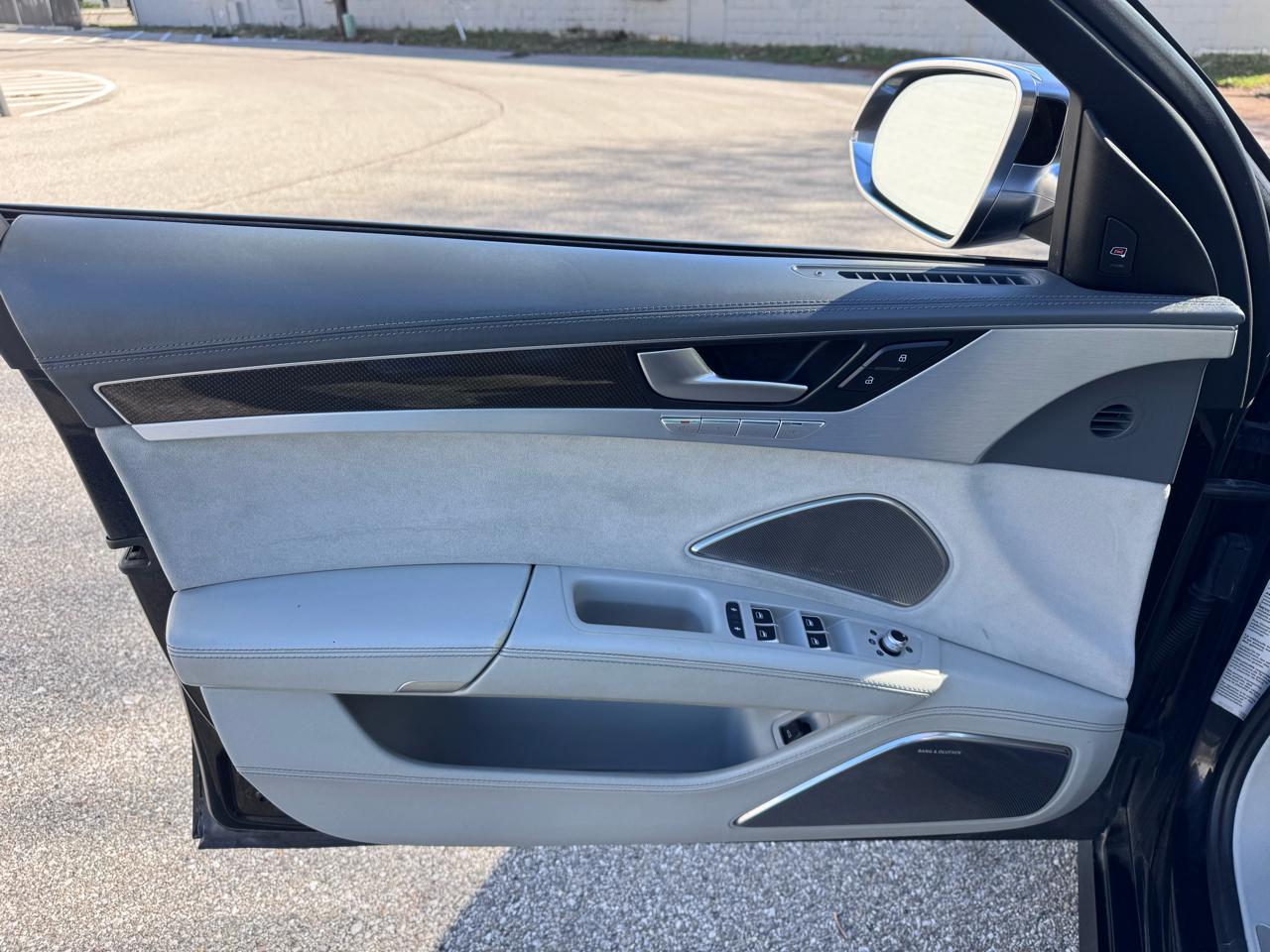 Audi S8 4dr Sdn 2014