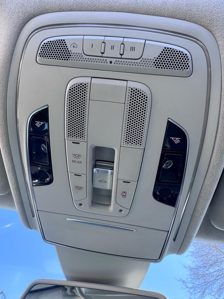 Audi S8 4dr Sdn 2014