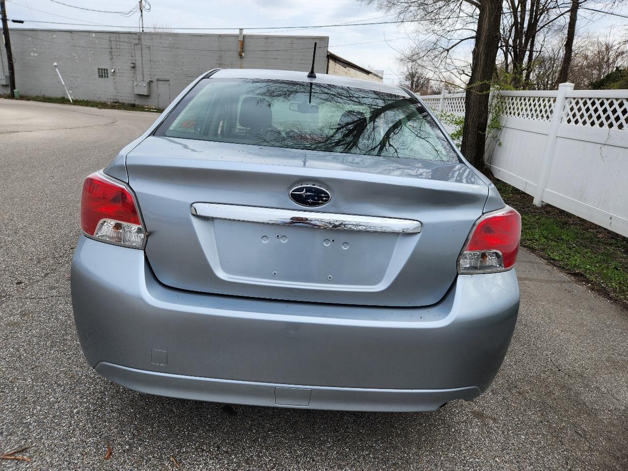 Subaru Impreza Sedan 4dr Auto 2.0i Premium 2012