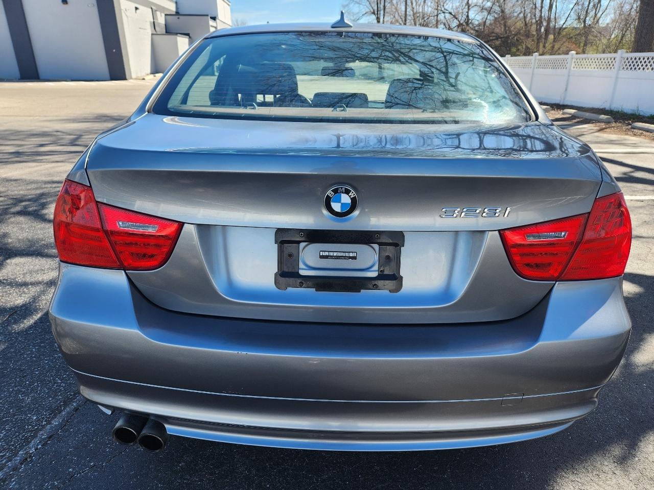 BMW 3 Series 4dr Sdn 328i xDrive AWD South Africa 2011