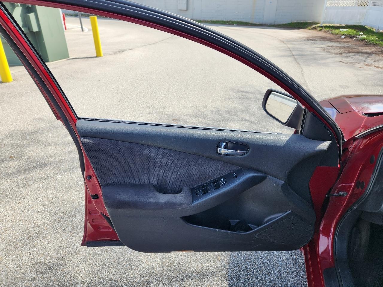 Nissan Altima 4dr Sdn I4 CVT 2.5 S 2007