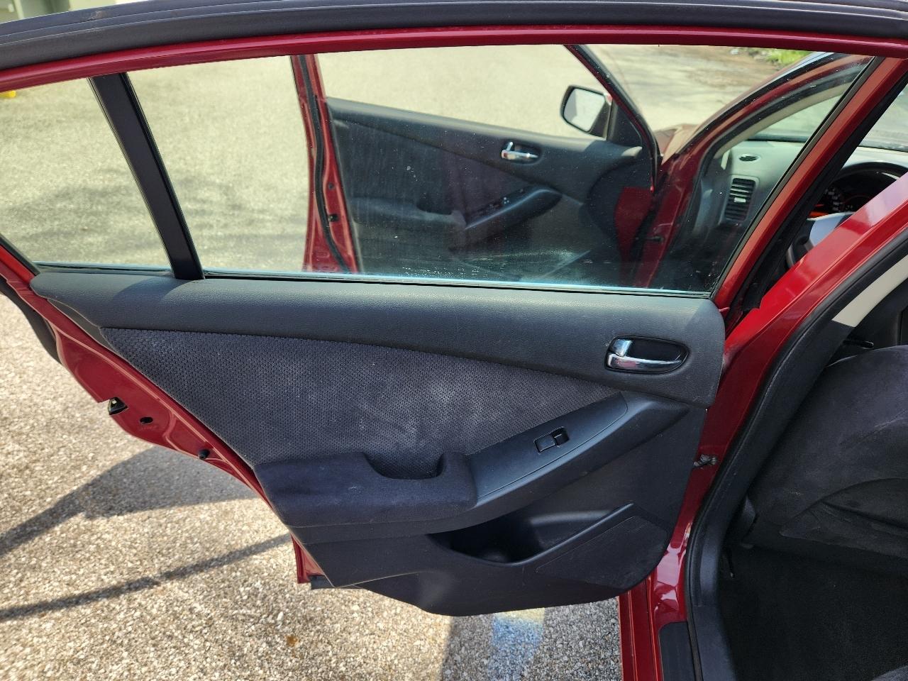 Nissan Altima 4dr Sdn I4 CVT 2.5 S 2007