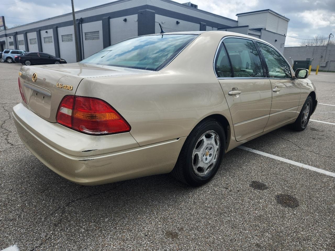 Lexus LS 430 4dr Sdn 2001