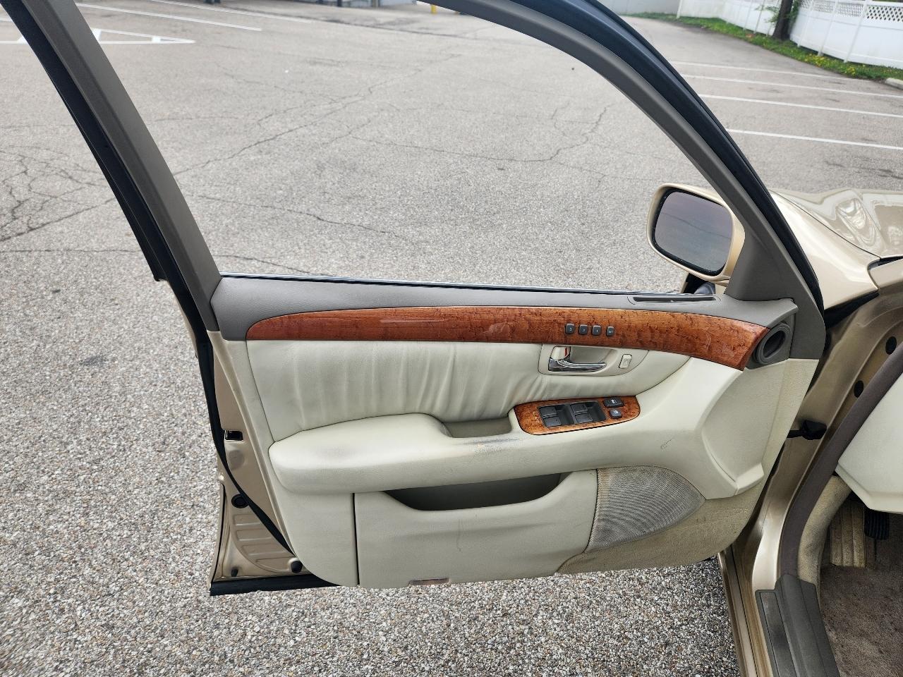 Lexus LS 430 4dr Sdn 2001