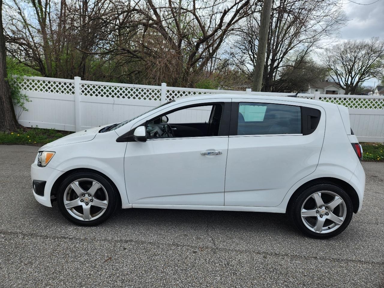 Chevrolet Sonic 5dr HB LTZ 2LZ 2012