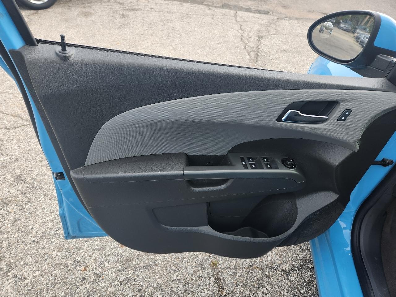 Chevrolet Sonic 5dr HB Auto LT 2014